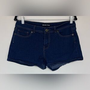 Zenana Denim Stretch 2.5” Jean Shorts Size Large